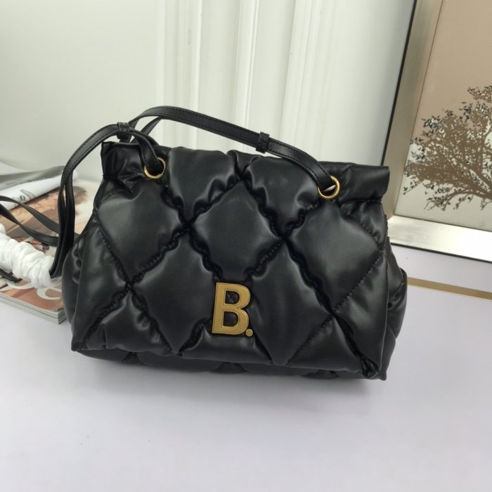 2021SS新作 Balenciaga バレンシアガ レディース ショルダーバックスーパーコピー