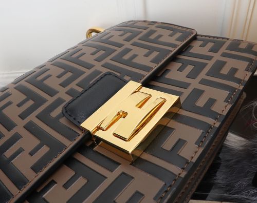 202103SS新作 FENDI フェンディ レディースショルダーバックスーパーコピー