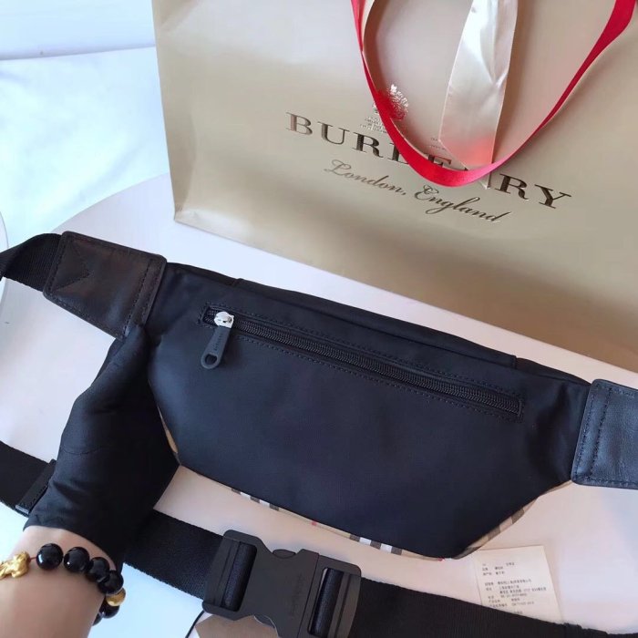 202105SS新作 Burberry バーバリー メンズ ショルダーバック スーパーコピー