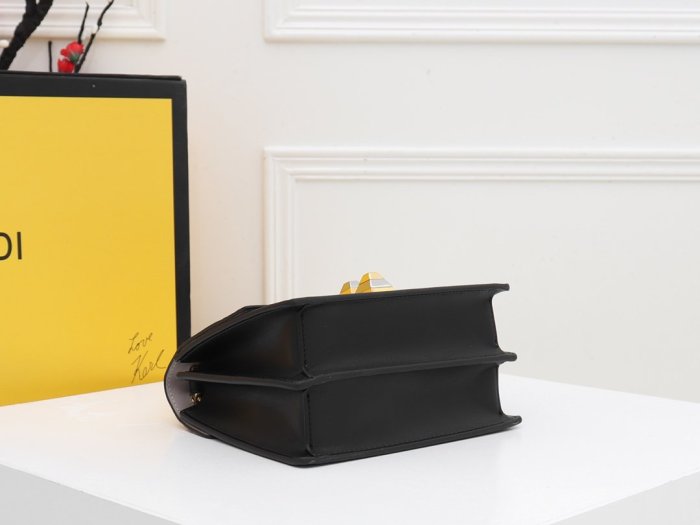 202103SS新作 FENDI フェンディ レディースショルダーバックスーパーコピー