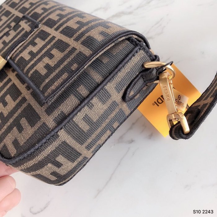 2020SS新作 FENDI フェンディ レディース ショルダーバック スーパーコピー