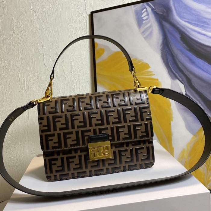 202103SS新作 FENDI フェンディ レディースショルダーバックスーパーコピー