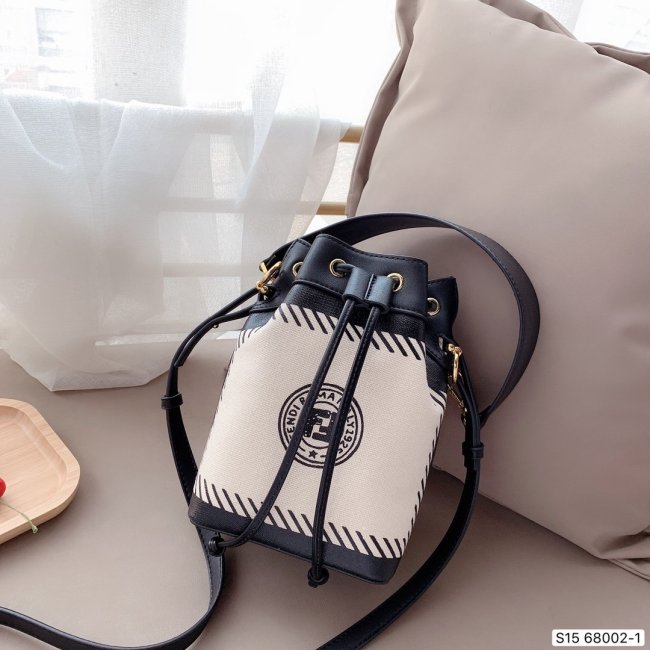 2020SS新作 FENDI フェンディ レディース ショルダーバック スーパーコピー