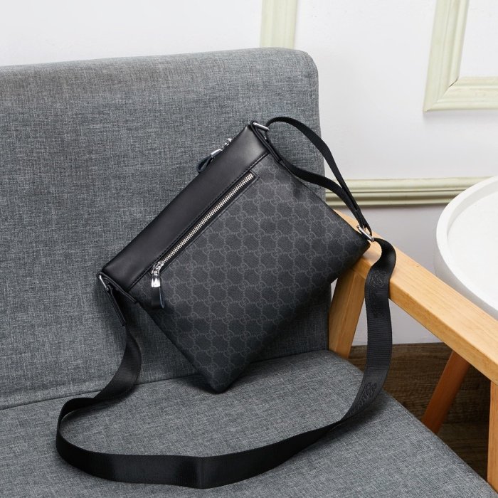 2020SS新作 Gucci グッチ メンズ ショルダーバックスーパーコピー