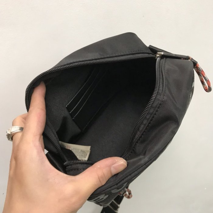 2020SS新作 Burberry バーバリー メンズ ショルダーバック スーパーコピー