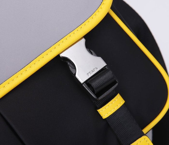 2021SS新作 メンズ Prada プラダショルダーバッグスーパーコピー