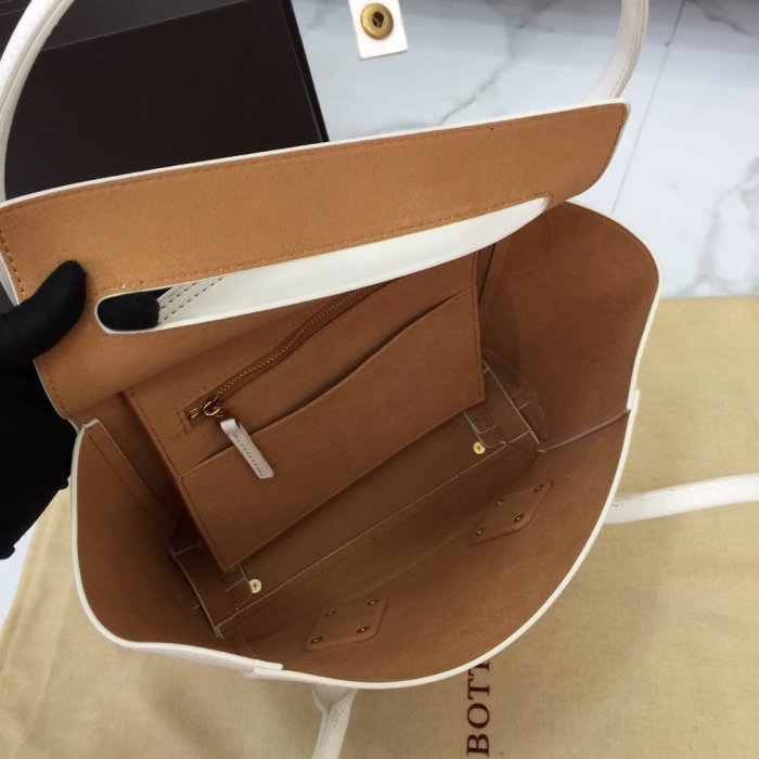 2021SS新作 Bottega Veneta ボッテガヴェネタ ハンドバック スーパーコピー