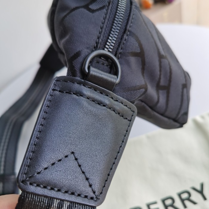 2020SS新作 Burberry バーバリー メンズ ショルダーバック スーパーコピー