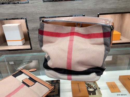 202103SS新作Burberryバーバリー レディース ショルダーバック スーパーコピー