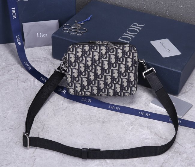 202103SS新作 Dior ディオール メンズ ショルダーバックスーパーコピー