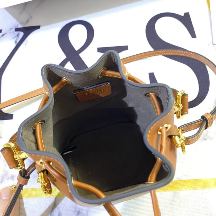 2020SS新作 FENDI フェンディ レディース ショルダーバック スーパーコピー