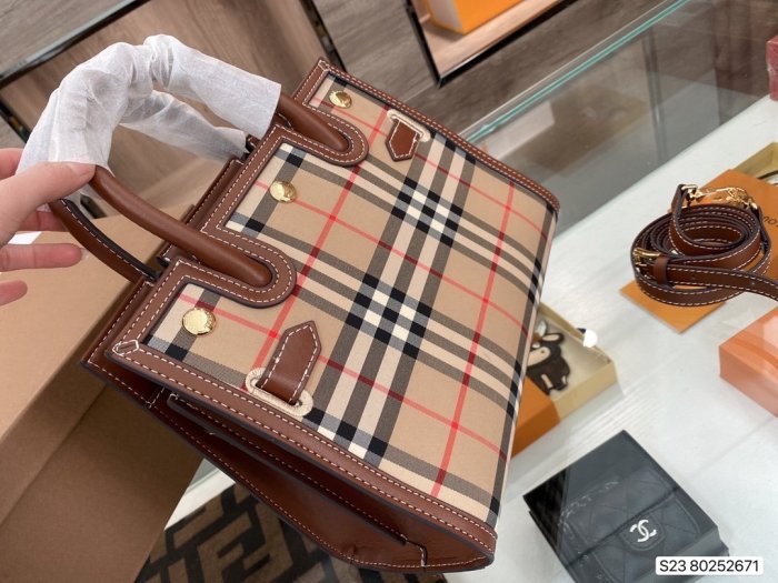 202103SS新作Burberryバーバリー レディース ショルダーバック スーパーコピー