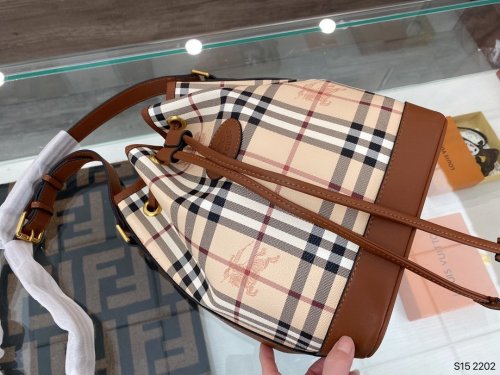 202103SS新作Burberryバーバリー レディース ショルダーバック スーパーコピー