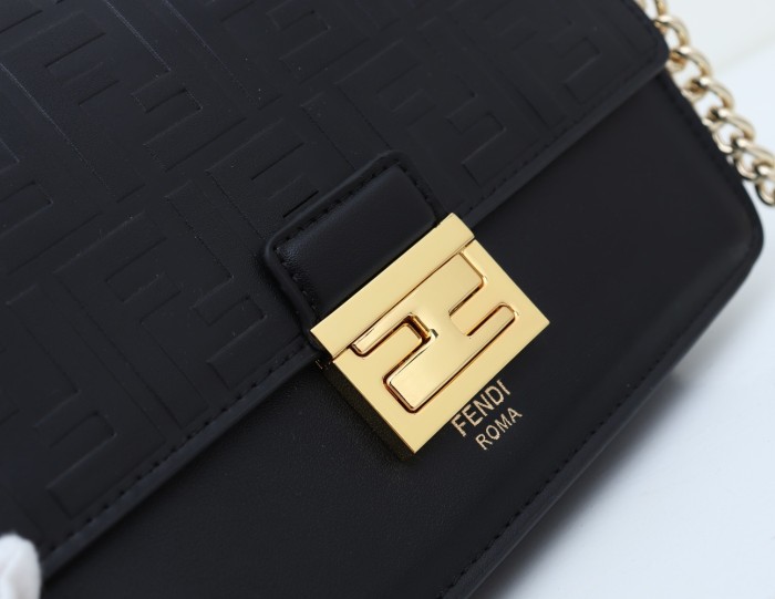 202103SS新作 FENDI フェンディ レディースショルダーバックスーパーコピー