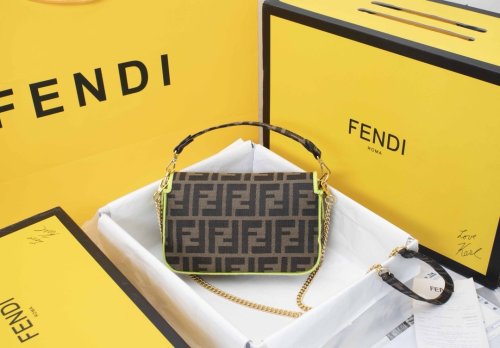 202103SS新作 FENDI フェンディ レディースショルダーバックスーパーコピー