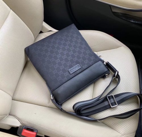 2020SS新作 Gucci グッチ メンズ ショルダーバックスーパーコピー