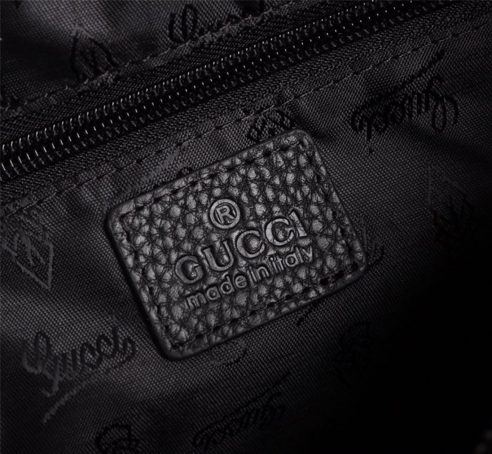 2020SS新作 Gucci グッチ メンズ ショルダーバックスーパーコピー