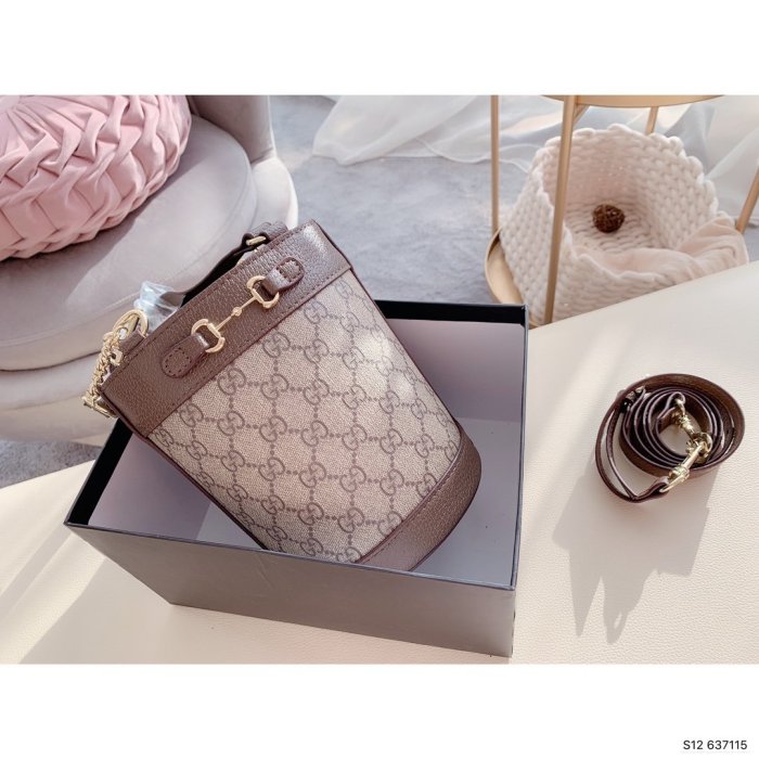 2021SS新作Gucci グッチ レディースショルダーバッグスーパーコピー
