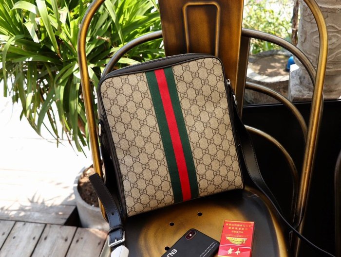 2020SS新作 Gucci グッチ メンズ ショルダーバックスーパーコピー