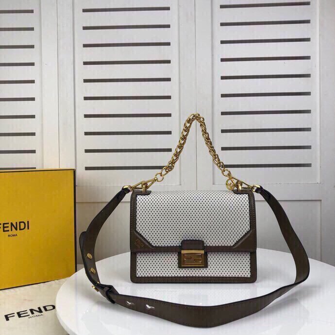 2020SS新作 FENDI フェンディ レディース ショルダーバック スーパーコピー