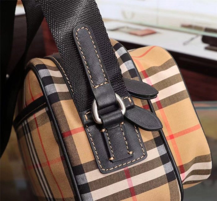 2020SS新作 Burberry バーバリー メンズ ショルダーバック スーパーコピー