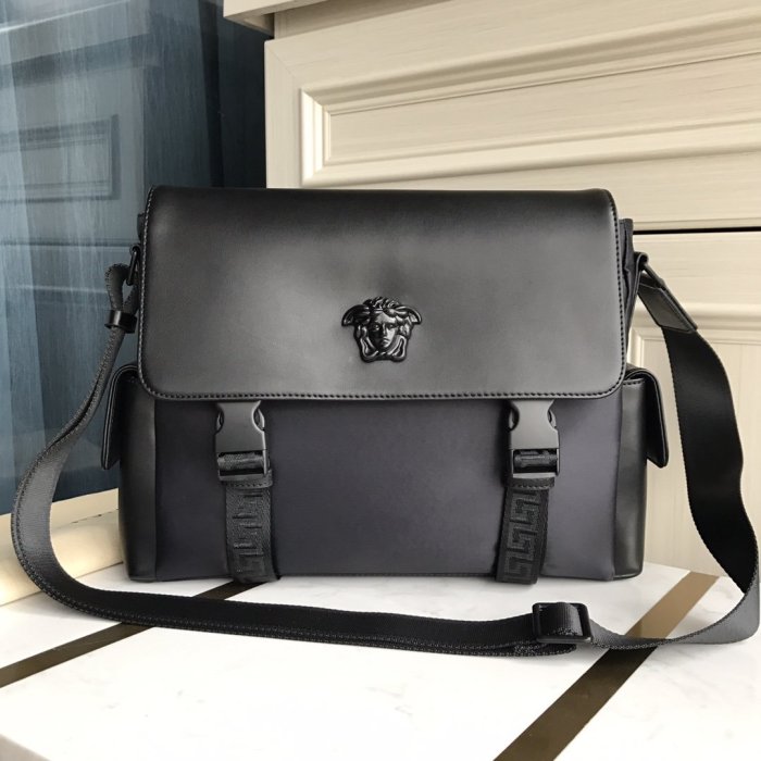 202106SS新作 Versace ヴェルサーチェ メンズ ショルダーバッグ スーパーコピー