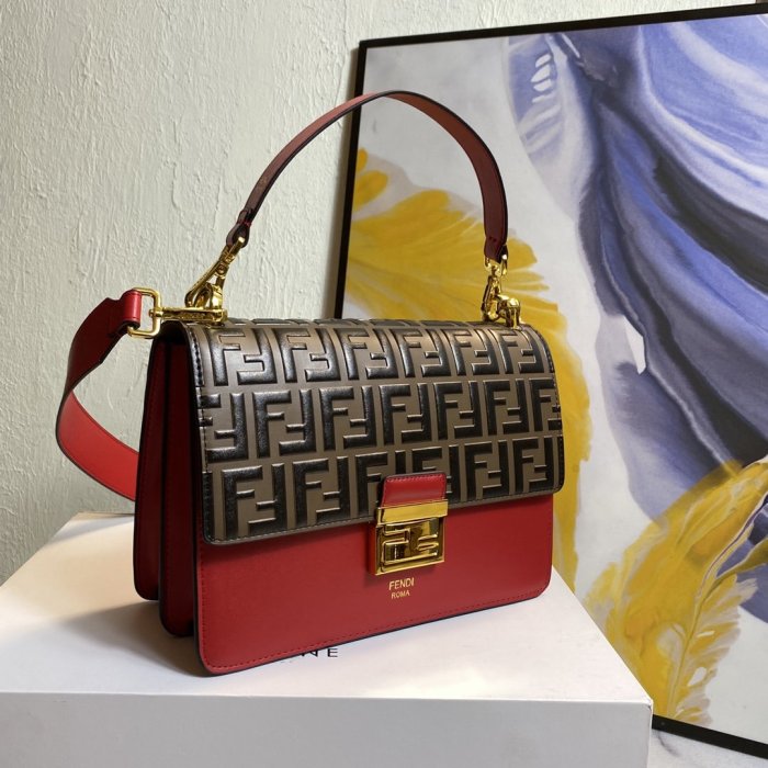 202103SS新作 FENDI フェンディ レディースショルダーバックスーパーコピー