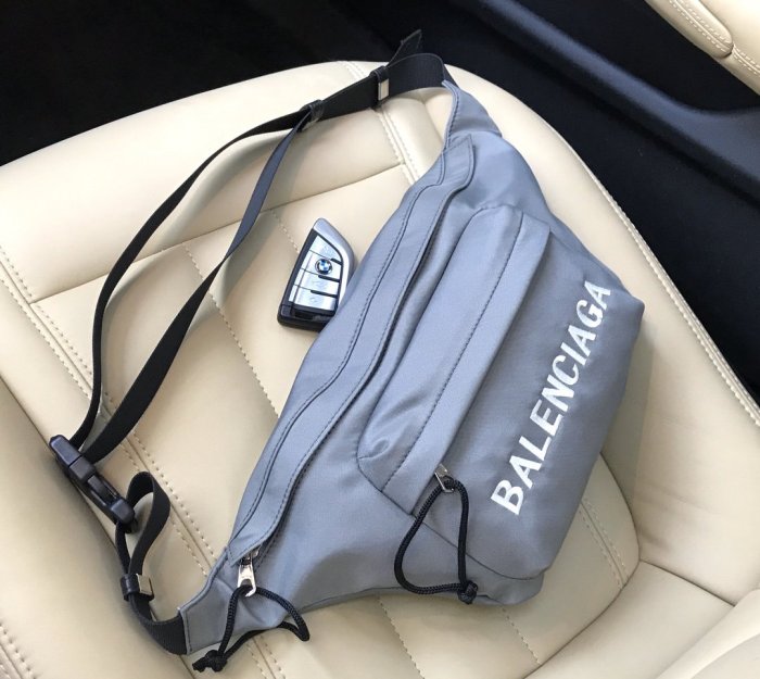 2020SS新作 Balenciaga バレンシアガ メンズ ショルダーバック スーパーコピー