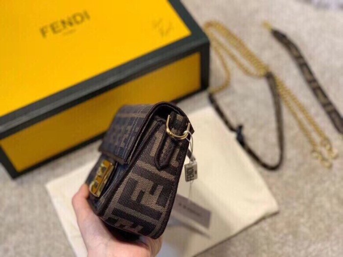 2020SS新作 FENDI フェンディ レディース ショルダーバック スーパーコピー