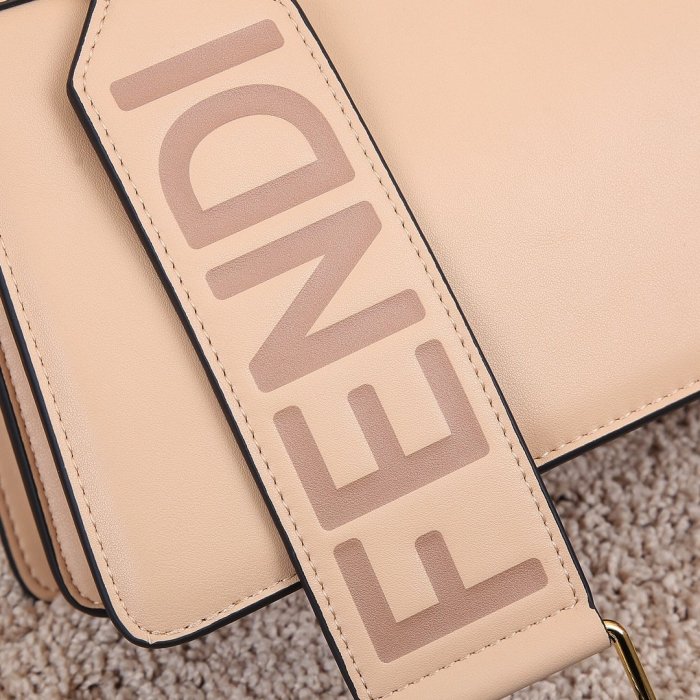 2021SS新作 FENDI フェンディ レディースショルダーバックスーパーコピー