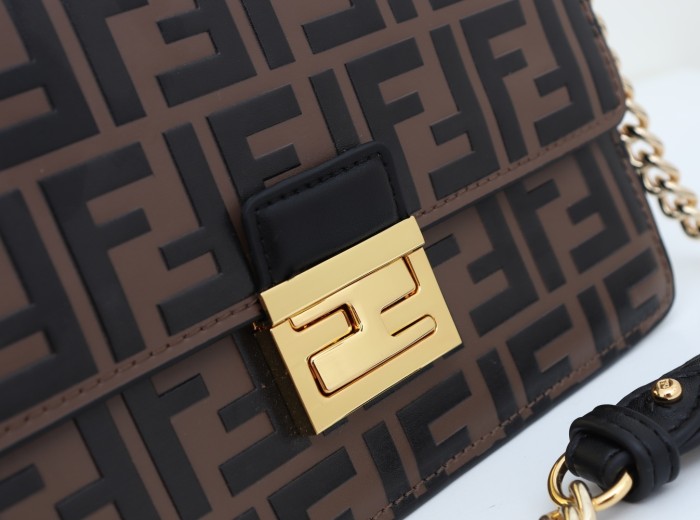 202103SS新作 FENDI フェンディ レディースショルダーバックスーパーコピー