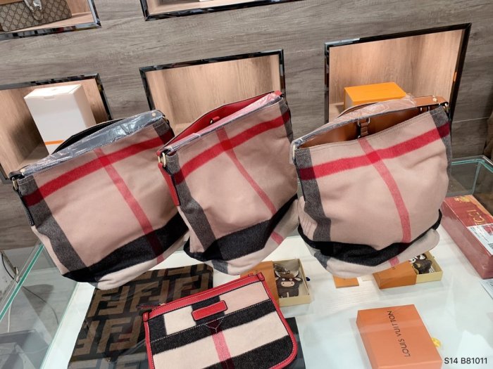 202103SS新作Burberryバーバリー レディース ショルダーバック スーパーコピー