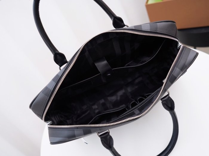 2021SS新作 Burberry バーバリー メンズ ハンドバックスーパーコピー