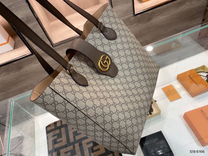 202103SS新作Gucci グッチ レディースショルダーバッグスーパーコピー