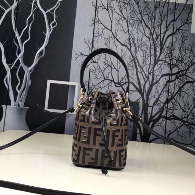 2020SS新作 FENDI フェンディ レディース ショルダーバック スーパーコピー