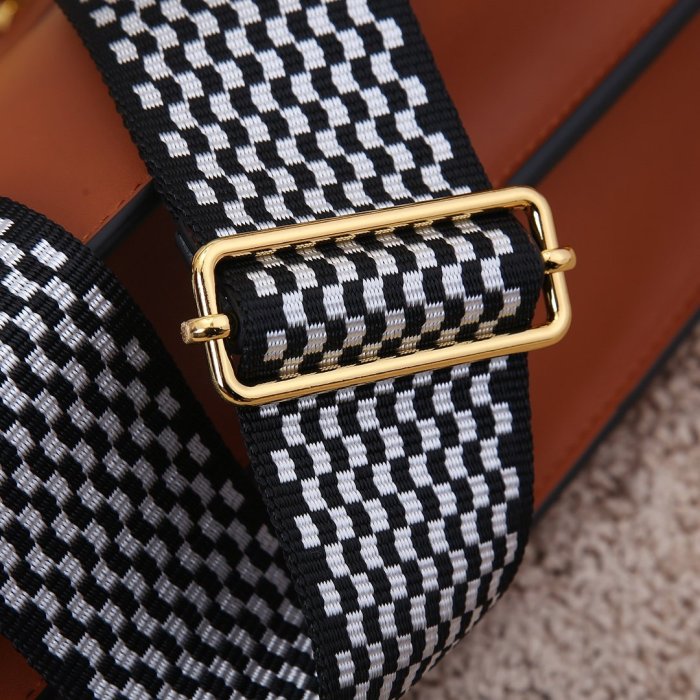 2021SS新作 FENDI フェンディ レディースショルダーバックスーパーコピー