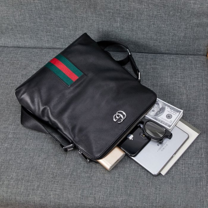 202103SS新作 Gucci グッチ メンズ ショルダーバックスーパーコピー
