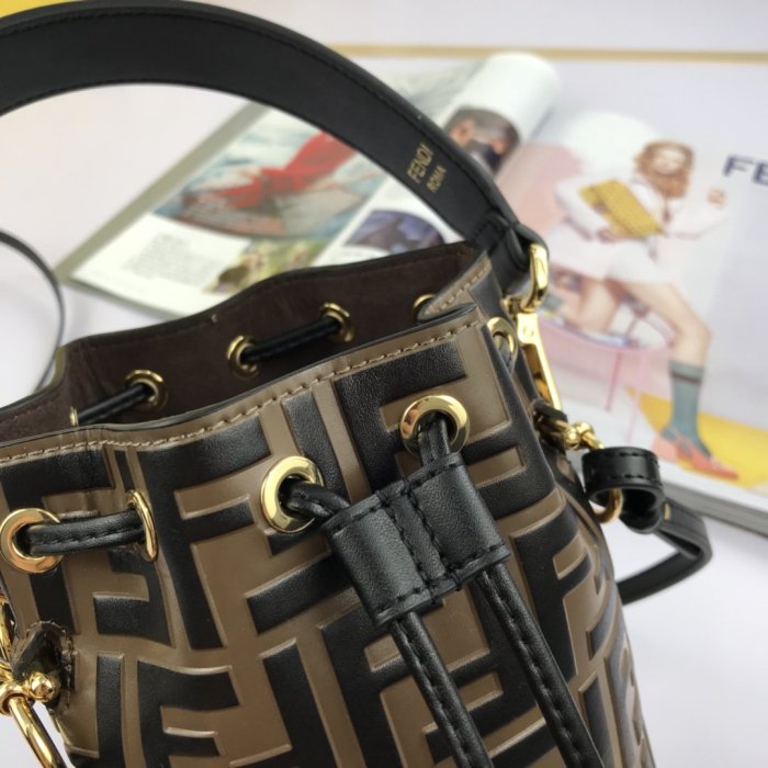 2020SS新作 FENDI フェンディ レディース ショルダーバック スーパーコピー