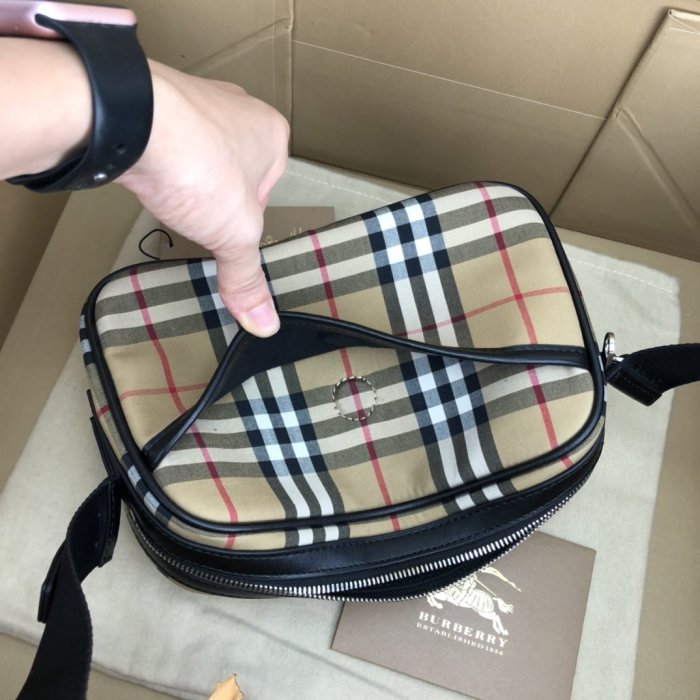 2020SS新作 Burberry バーバリー メンズ ショルダーバック スーパーコピー