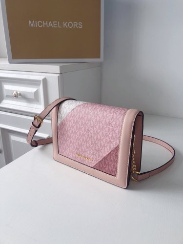 2020SS新作 MCM エムシーエム レディース ショルダーバック スーパーコピー