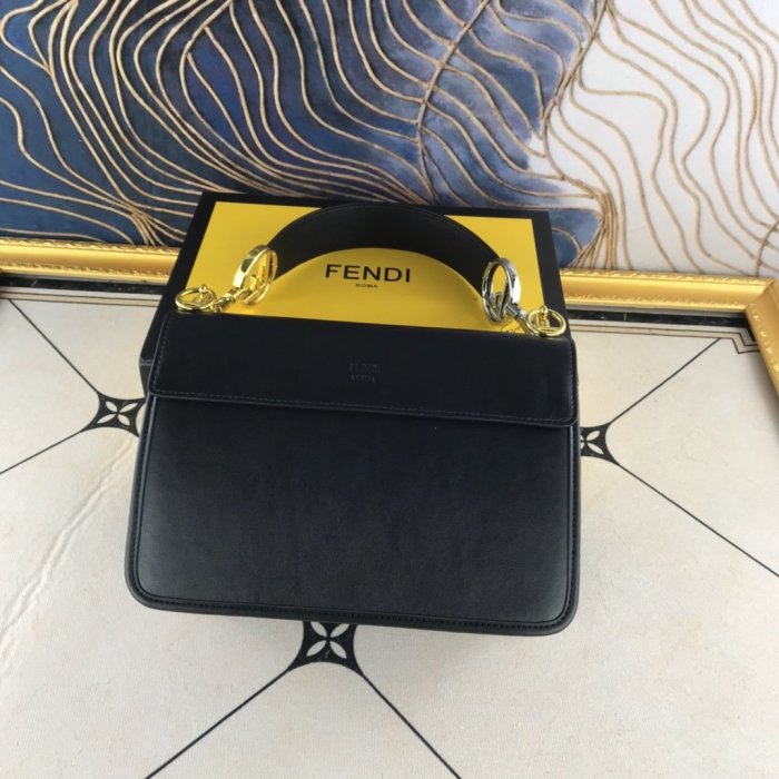 2021SS新作 FENDI フェンディ レディースショルダーバックスーパーコピー