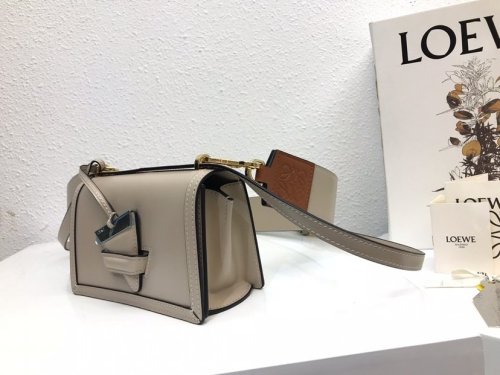 202106SS新作 LOEWE ロエベ レディース ショルダーバッグスーパーコピー