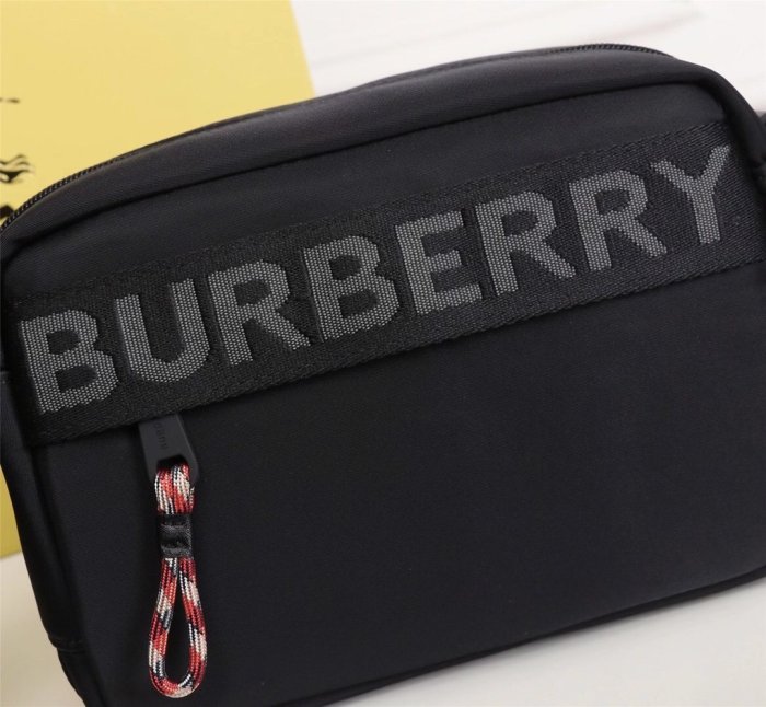 2020SS新作 Burberry バーバリー メンズ ショルダーバック スーパーコピー