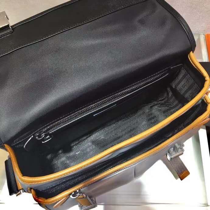 2021SS新作 メンズ Prada プラダショルダーバッグスーパーコピー