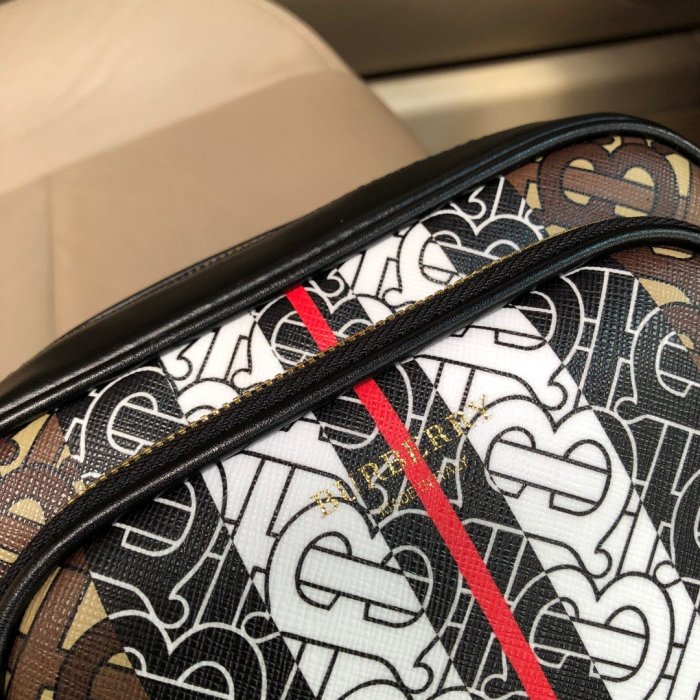 202103SS新作 Burberry バーバリー メンズ ショルダーバック スーパーコピー