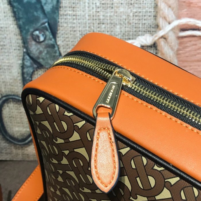 2020SS新作 Burberry バーバリー メンズ ショルダーバック スーパーコピー