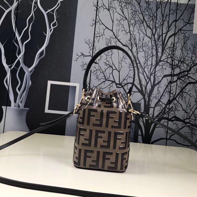 2020SS新作 FENDI フェンディ レディース ショルダーバック スーパーコピー