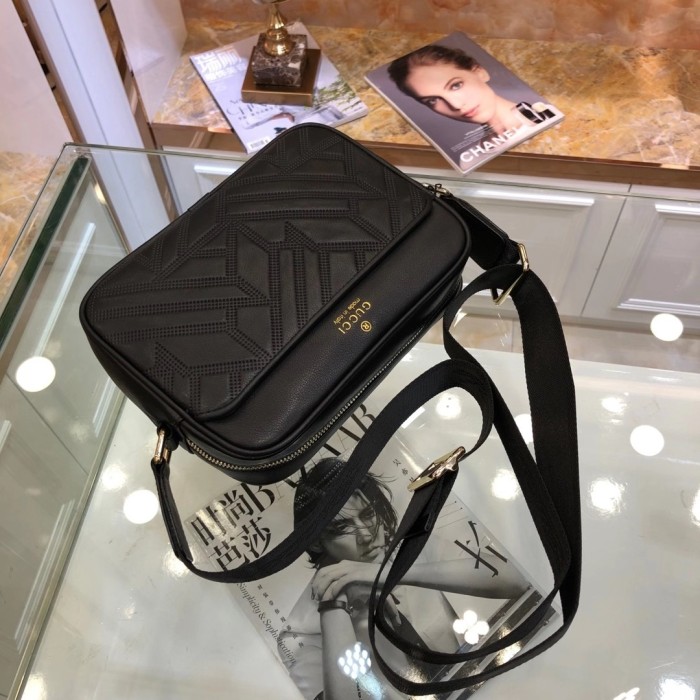 2021SS新作 Gucci グッチ メンズ ショルダーバックスーパーコピー