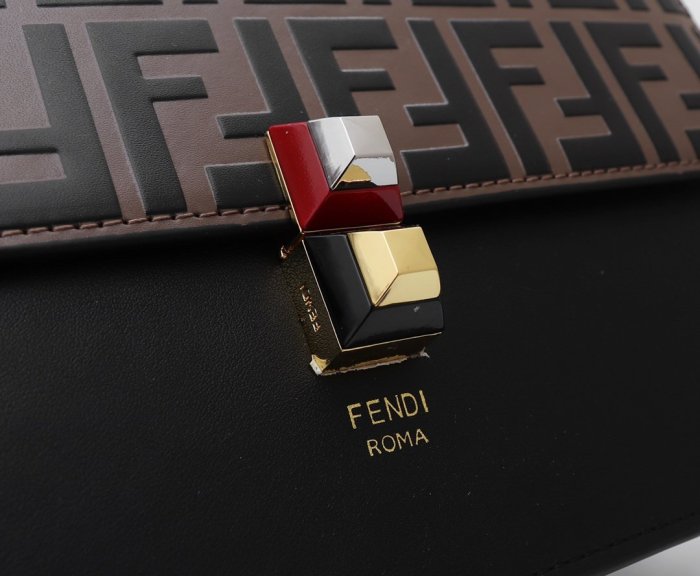 202103SS新作 FENDI フェンディ レディースショルダーバックスーパーコピー
