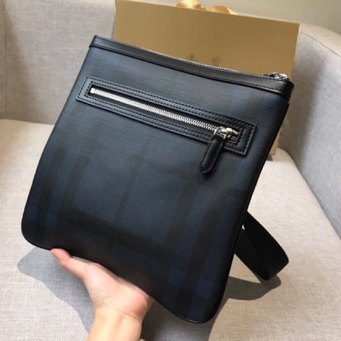 2021SS新作 Burberry バーバリー メンズ ショルダーバック スーパーコピー